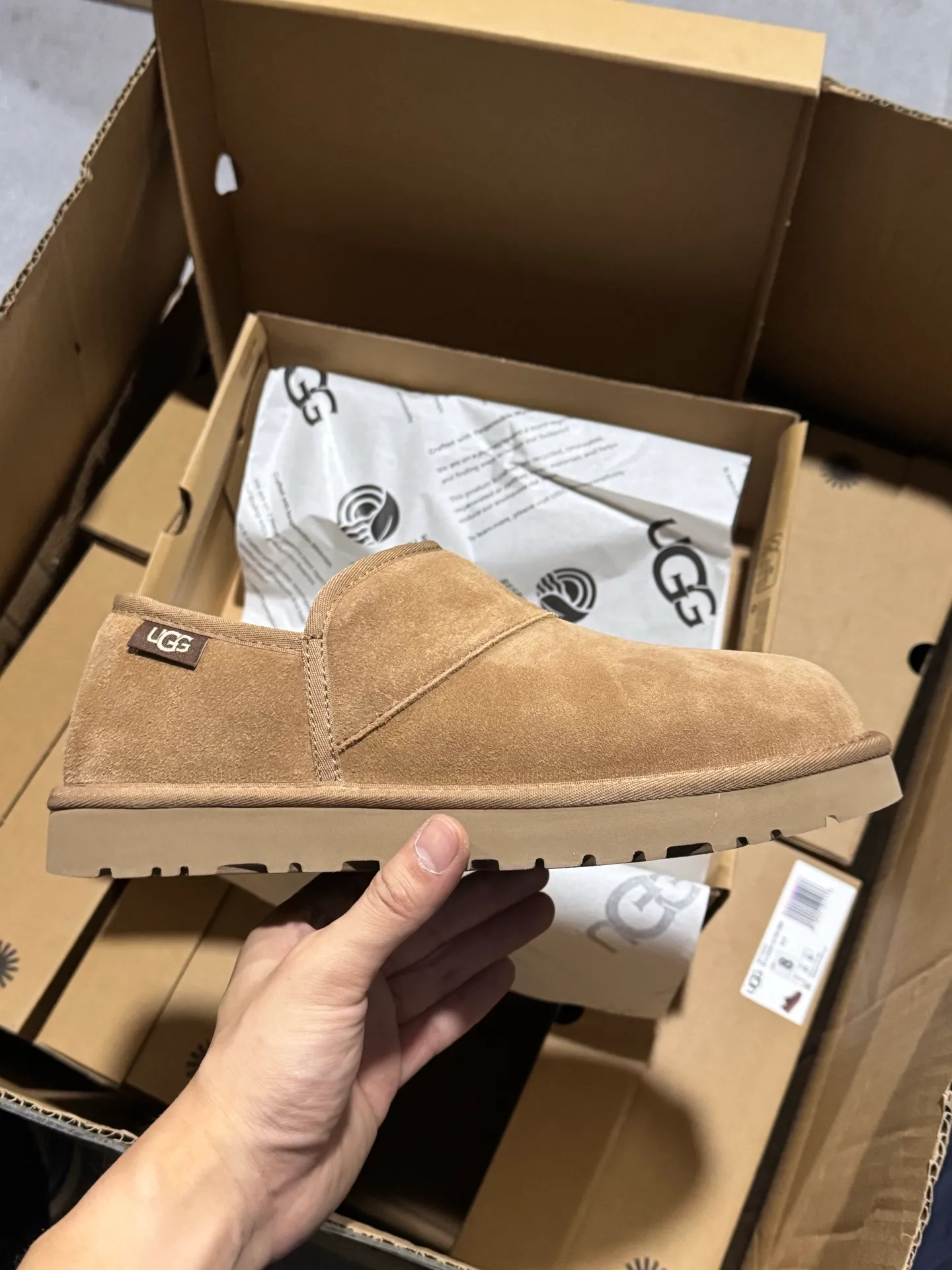 💰400 1138333 UGG casual slip-on shoes. Official men's casual slip-on slip-ons. Sheepskin lining. Soft, breathable, lightweight and non-slip. Suitable for any occasion! Size: 39 40 41 42 43 44 45